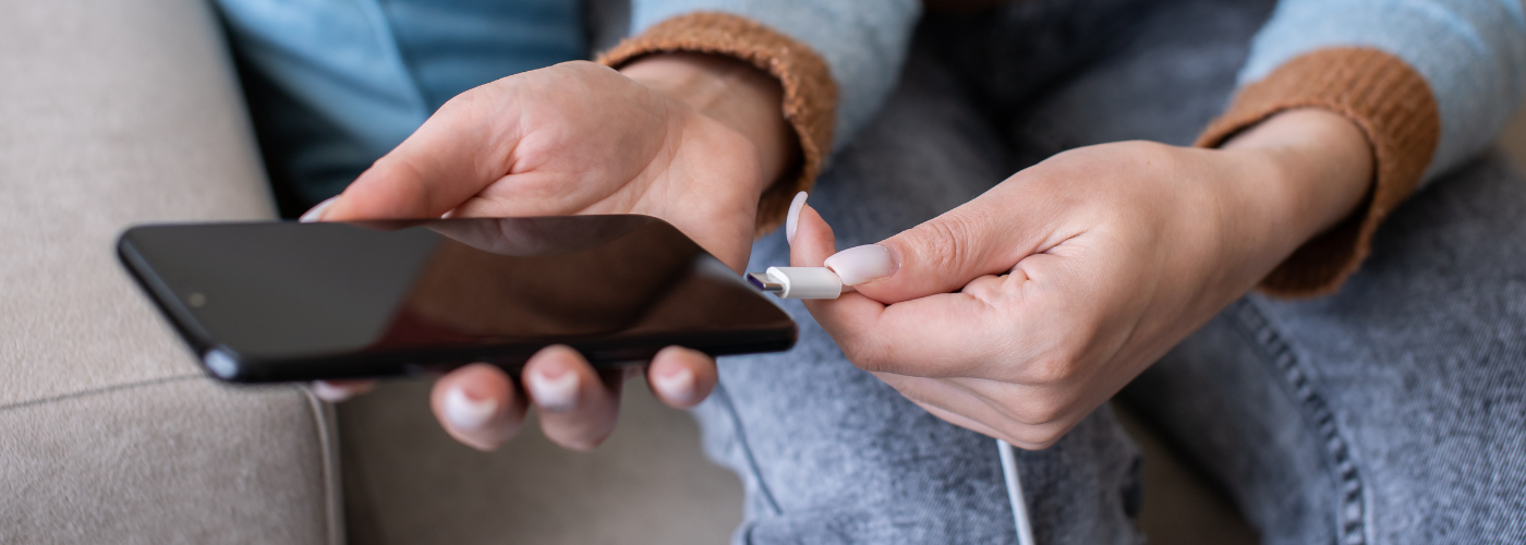 No Charger in the Box: Apple & Samsung's Bold Move — Green Strategy or Profit Play?